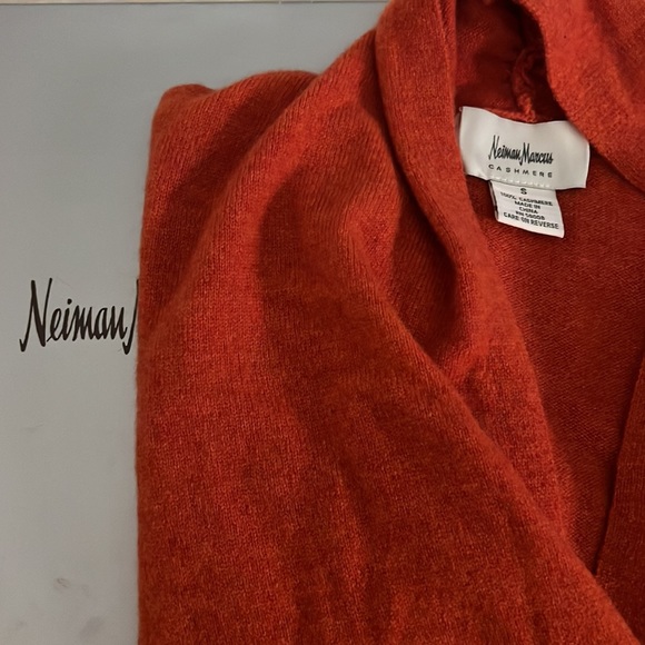 Like New Orange Neiman Marcus Cashmere Dress Size Small - Picture 2 of 3